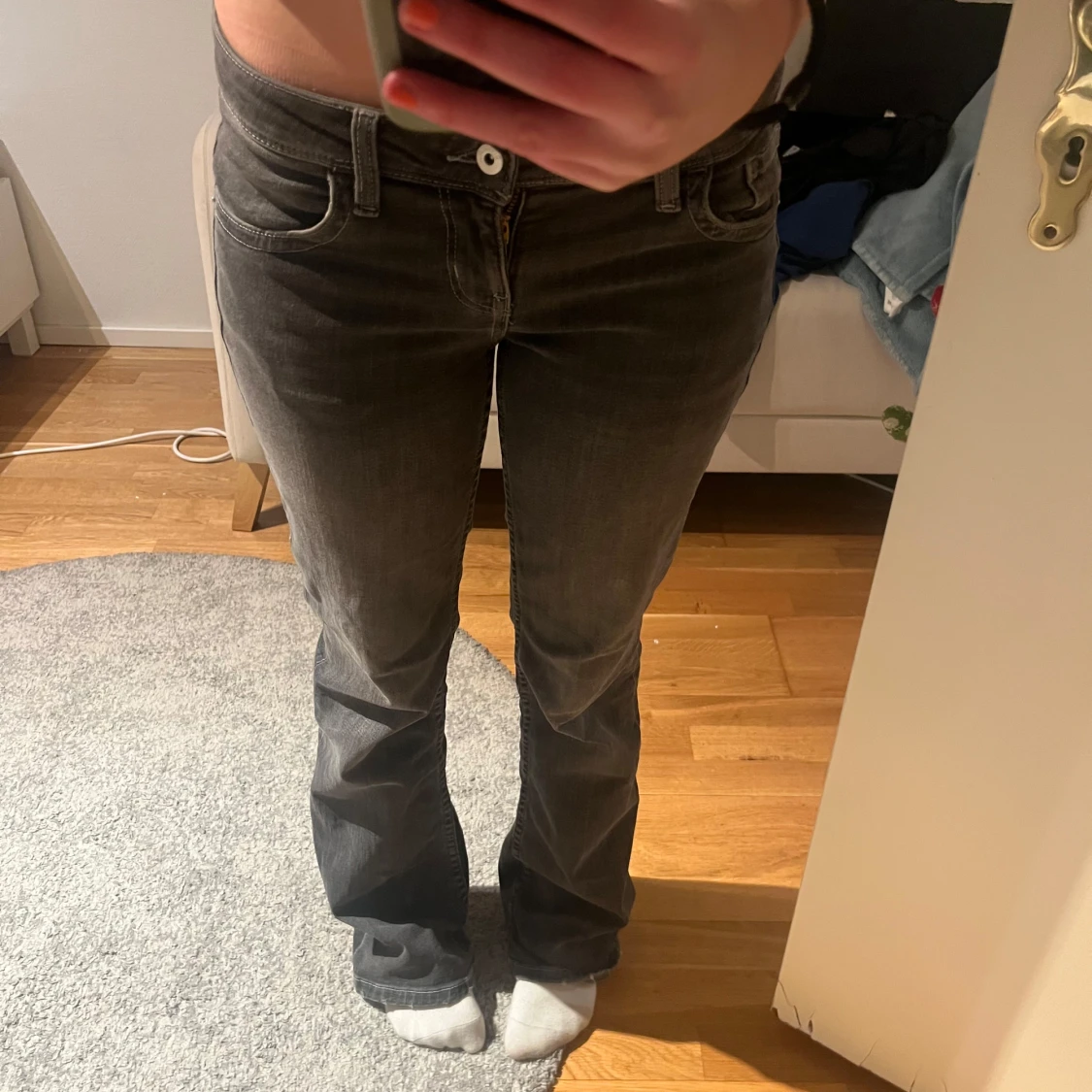Grå jeans med bootcut - 2