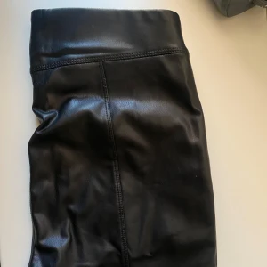 Skinnbyxor raka - Använd 2 ggr. Från newyorker. Dom är raka 