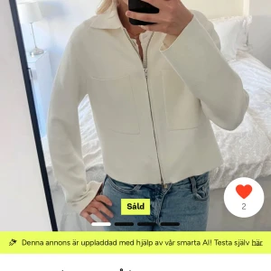 Åhléns kofta/jacka  - Perfekt till hösten! Köpt här på plick men säljer vidare då den inte kommer till användning längre! (Lånade bilder) Pris kan diskuteras 