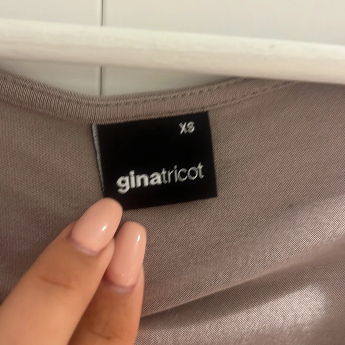 Beige långärmad topp från Gina Tricot - 90