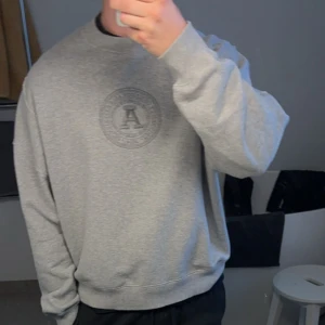 Axel Arigato Sweatshirt - Snygg, smått oversized sweatshirt. Storlek M men passar L också