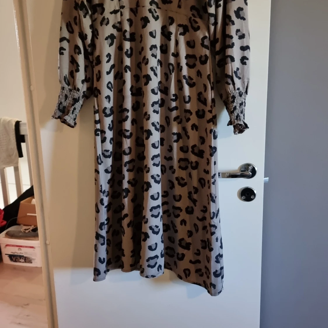 Leopardmönstrad klänning  - 92