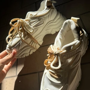 Skor - Vit sneakers med 