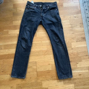 Levis 501 - Levis 501 i storlek W32 L34, bra skick, använda några gånger.