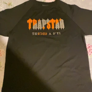 Trapstar  - Trapstar t-shirt aldrig använt den 