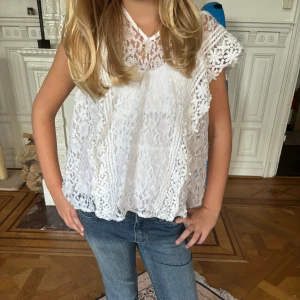 Somrig blus med Blom mönster💗 - Jätte gullig sommar blus🤍