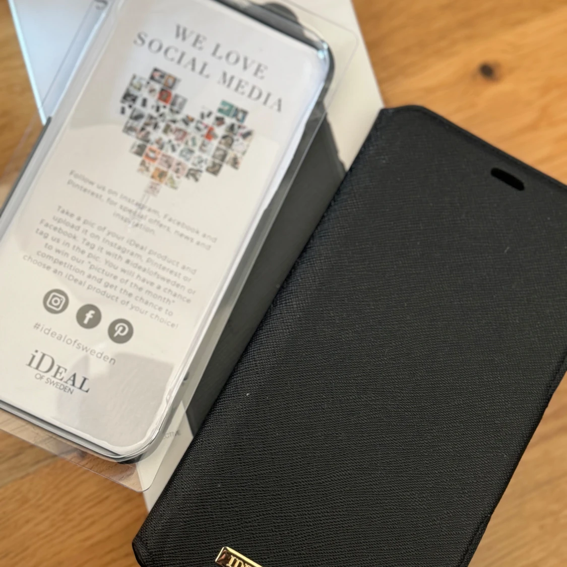 Svart mobilfodral från iDeal of Sweden - 91
