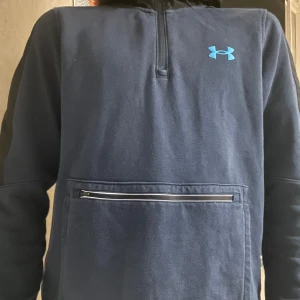 Under armor hoodie  - Mycket fin sport hoodie av under armor