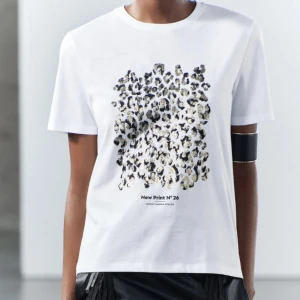 T-shirt med leopardtryck - Supersnygg t-shirt från zara i strl s💕