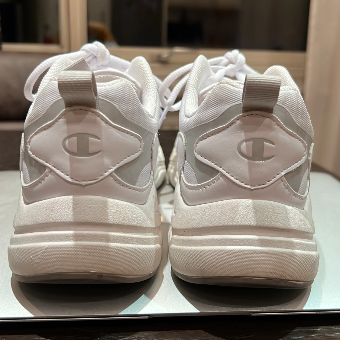 Vita sneakers från Champion - 3