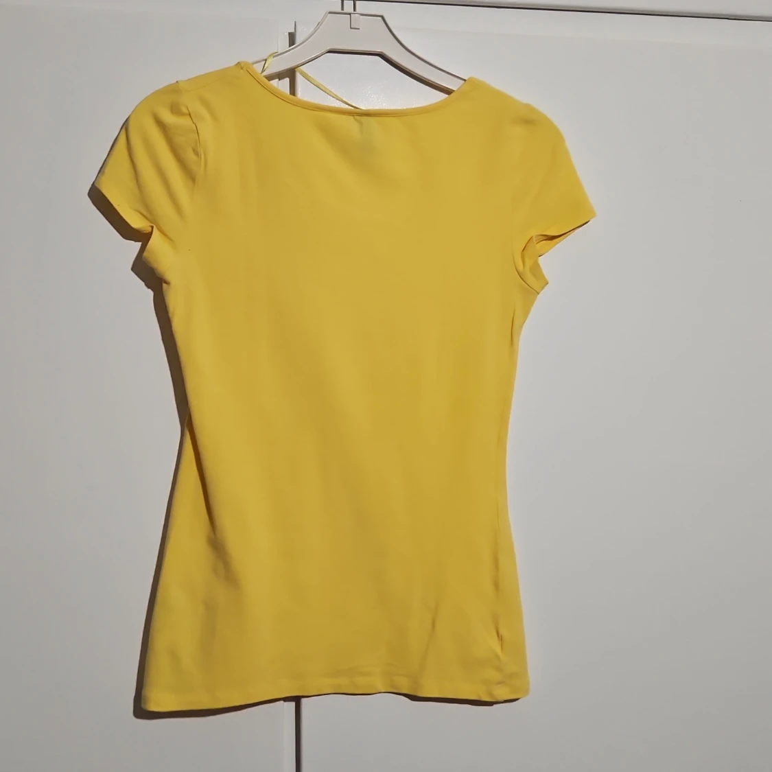 Gul kortärmad topp - 1