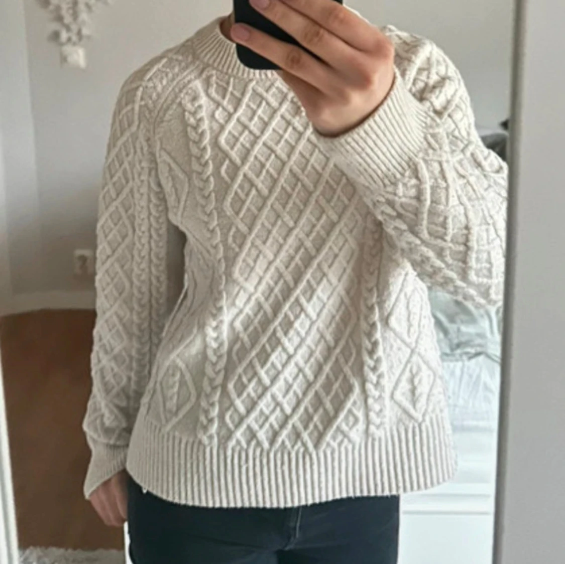 Vit stickad tröja - 1