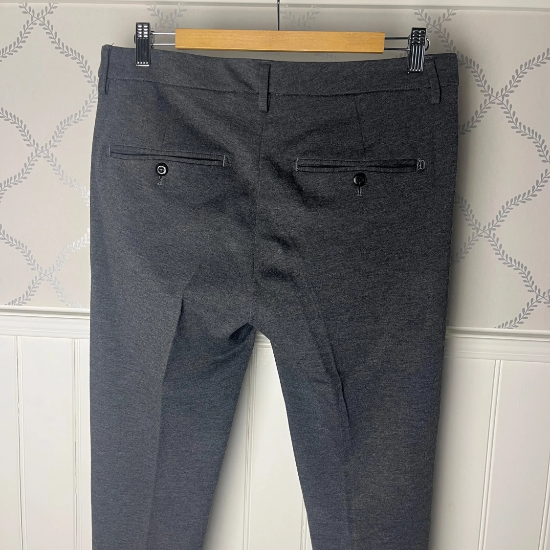 Grå kostymbyxor från Dondup - 3