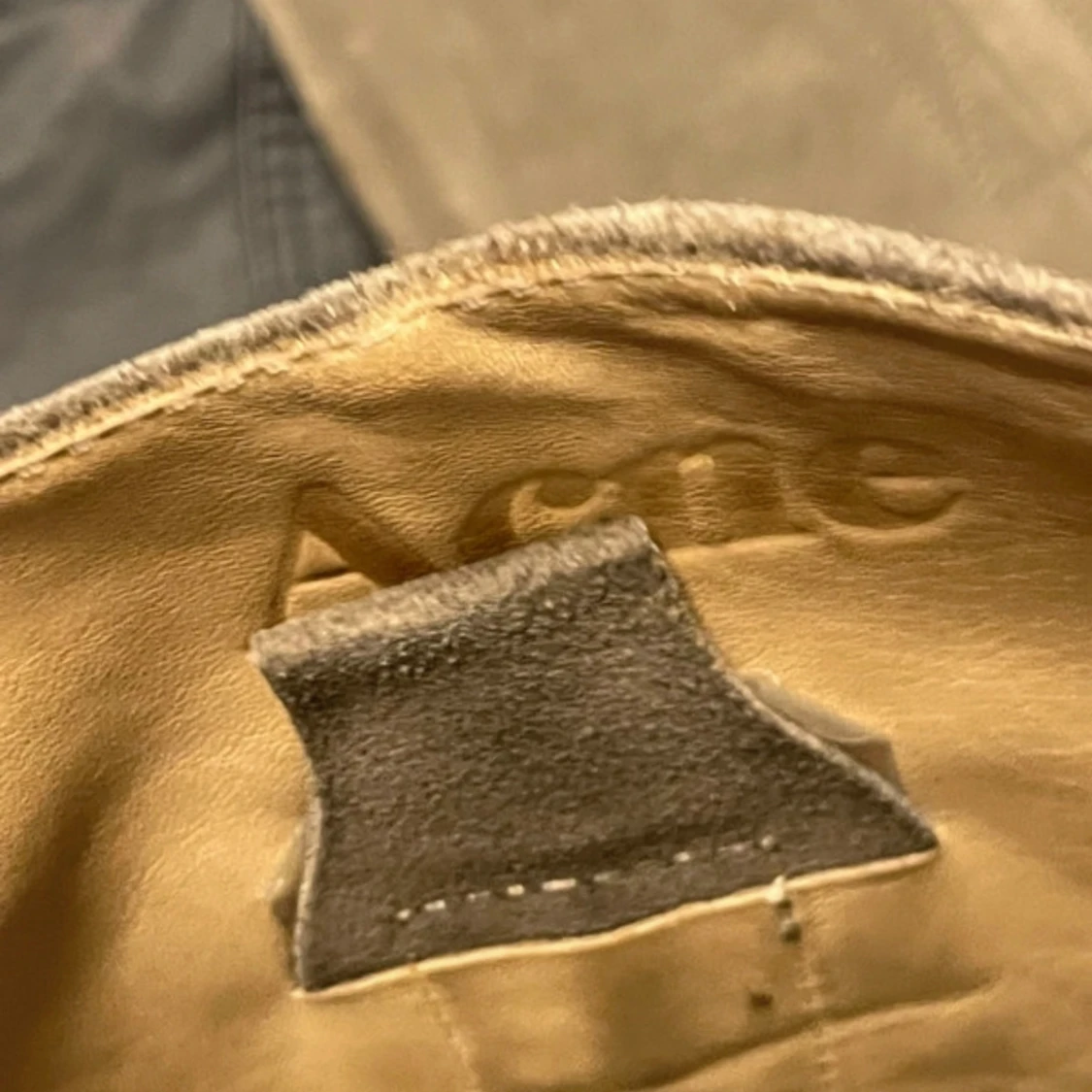 Beige mockastövlar från Acne - 1