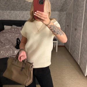 Varmare topp - En så fin och lite tjockare topp ifrån Zara, endast använd en gång 💗
