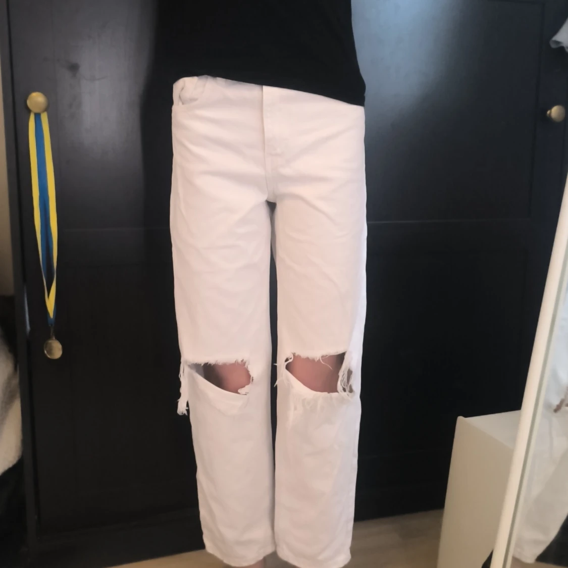 Vita jeansbyxor från Gina Tricot - 2