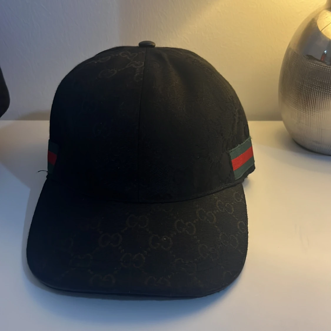 Svart keps från Gucci