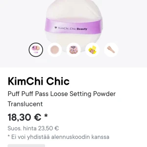 KimChi Chic Puff Puff Pass Loose Setting Powder - Translucent löspuder från KimChi Chic i en söt förpackning. Perfekt för att sätta sminket och ge en matt finish. Totalt oanvänd (inte öppnad heller)💞