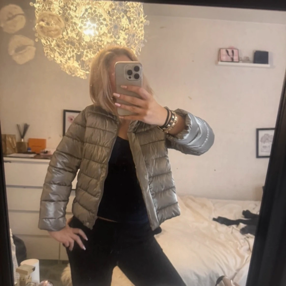 Silverfärgad pufferjacka