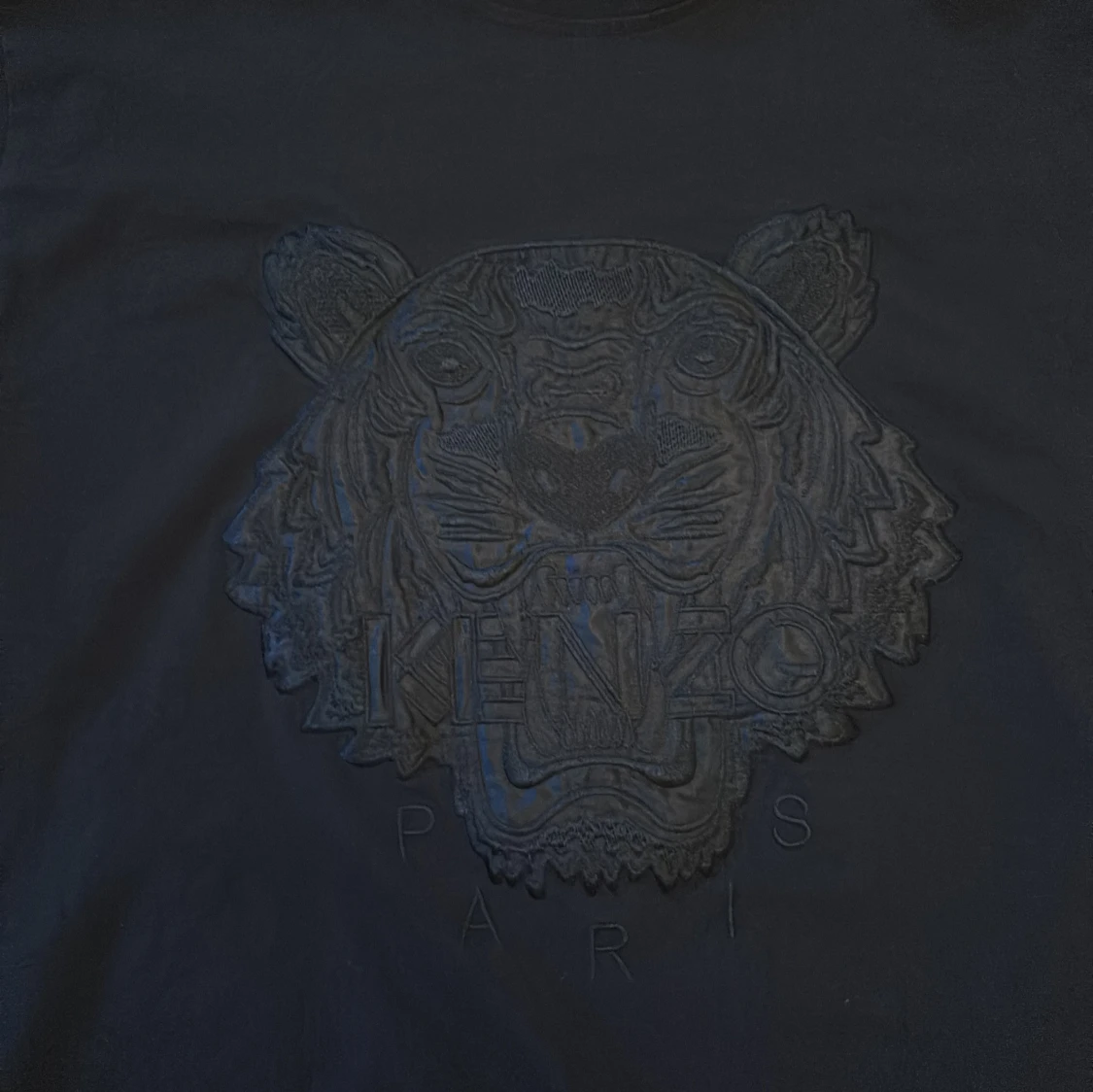 Svart t-shirt med tigerbroderi från Kenzo - 1