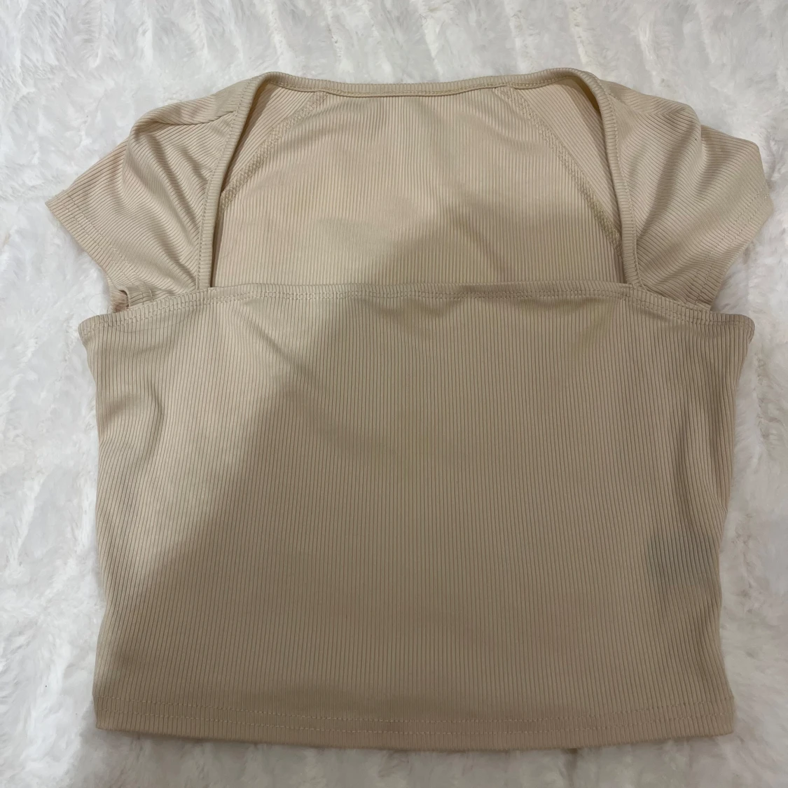 Beige ribbad topp