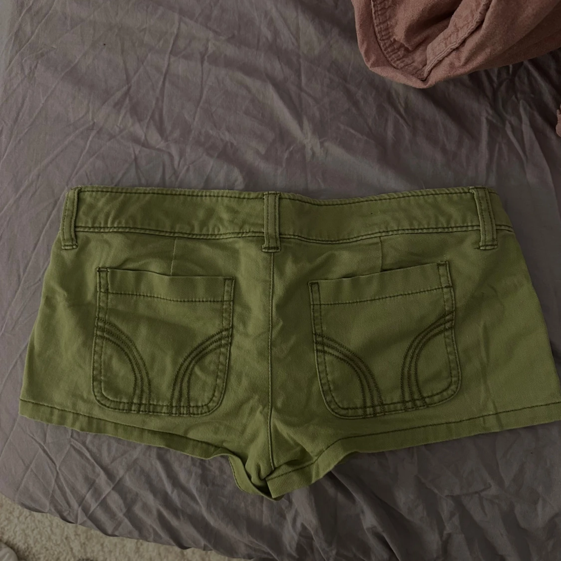 Gröna shorts från Hollister - 1