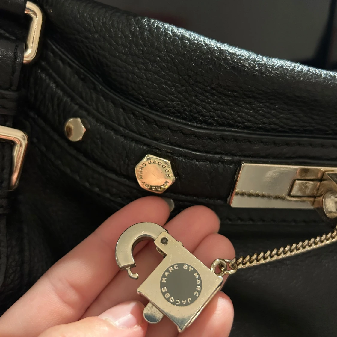 Svart axelväska från Marc Jacobs - 92