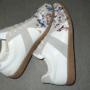 Ett par maison margiellas - Säljer ett par maison margiellas i bra skick och för lågt pris, då jag vill bara få dem sålda. Skriv vid funderingar