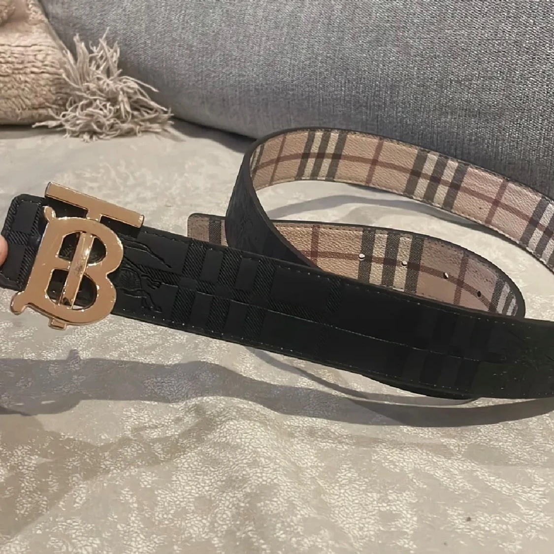 Rutig bälte med guldspänne - 93