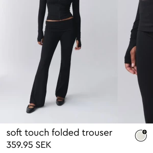 Svarta yoga pants - Säljer dessa svarta yoga pants från Gina tricot, använda några gånger. Säljer pga för stora för mig, storlek S