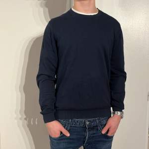 Skick: 9/10 | Size - S/M | Modellen är ca 177cm lång | Fraktar via PostNord eller Instabox på köparens bekostnad | Hör av dig vid minsta fråga eller fundering📩