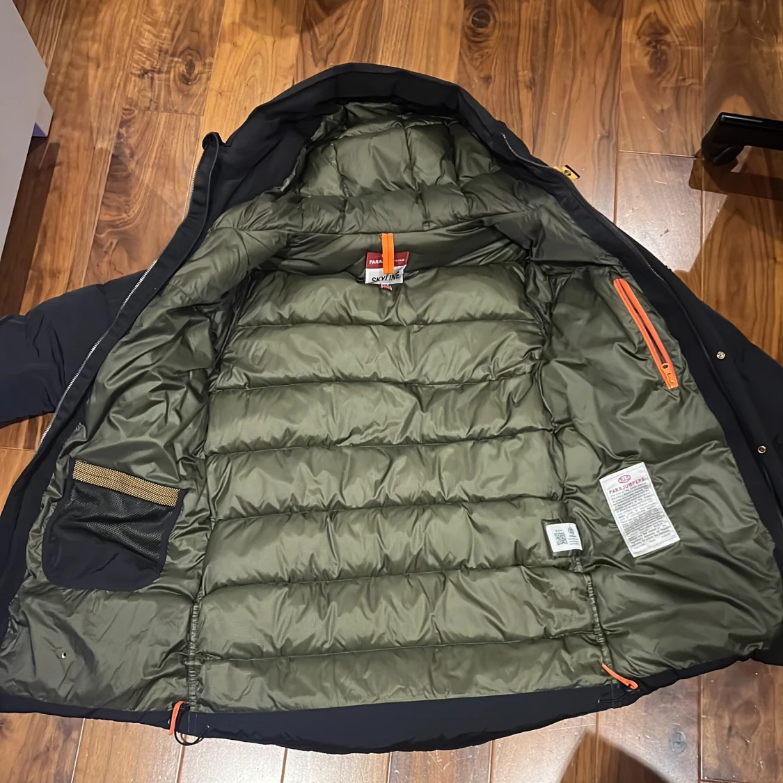 Svart dunjacka från Parajumpers - 91