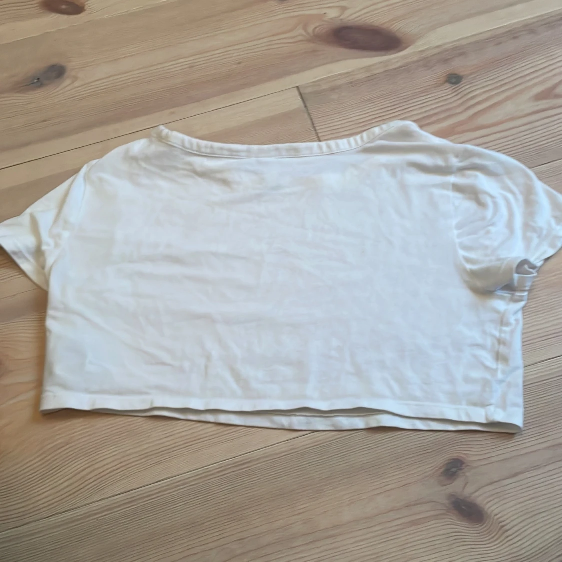 Vit croppad topp från H&M Divided - 90