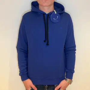 Jacob Cohen hoodie | Skick: 10/10 (HELT SPLITTER NY) | Storlek - L (fits M) | Fraktar via postnord eller instabox på köparens bekostnad | Hör av dig vid minsta fråga eller fundering! 