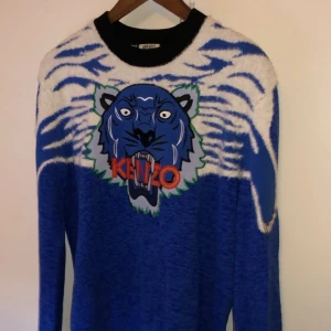 Kenzo sweatshirt - Storlek S, fint skick, köpt från Johnells. Kan gå ner i pris vid snabb affär! 