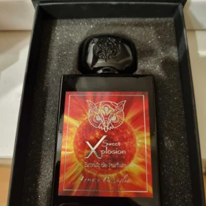Lorenzo pazzaglia sweet Xplosion - Säljer/byter denna otroliga doften från Lorenzo pazzaglia! Den är ungefär 45/50ml kvar Full presentation ingår