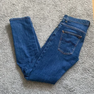 Nudie jeans - Säljer nu ett par nudie jeans i modellen grim trim. Storleken är 31/32. Skriv för fler frågor och bilder. Pris kan diskuteras vid snabb affär