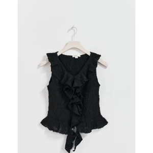 Topp/linne - Topp/linne från Gina i helt nyskick. Helt slutsåld på nätet och i alla butiker, går inte att få tag på längre💓På tredje bilden ser ni materialet mer tydligt. Storlek 170 men passar xs!!