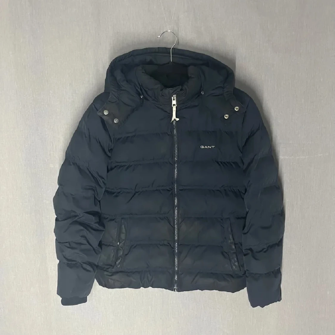Svart pufferjacka från GANT