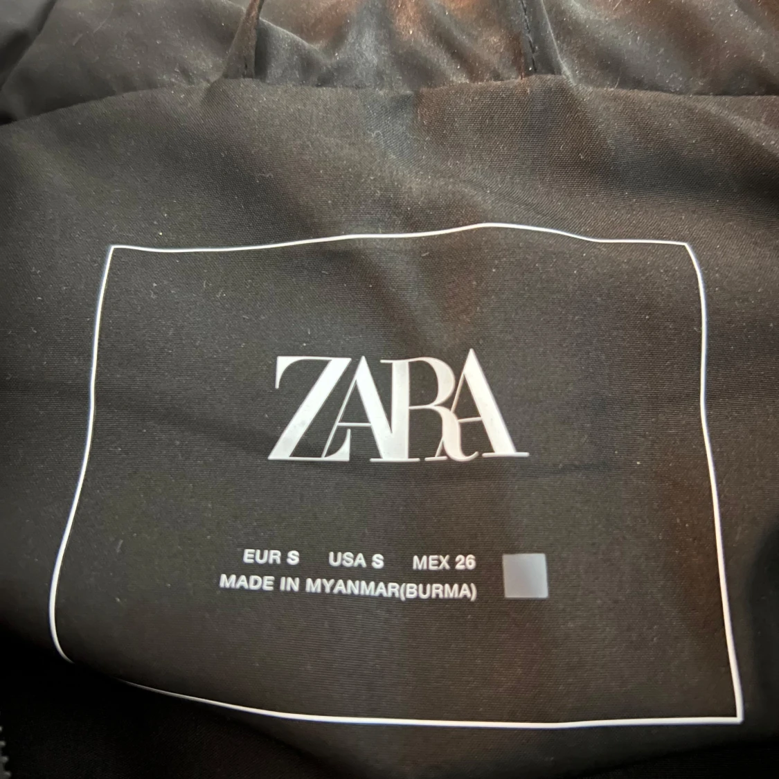 Svart dunväst från Zara - 2