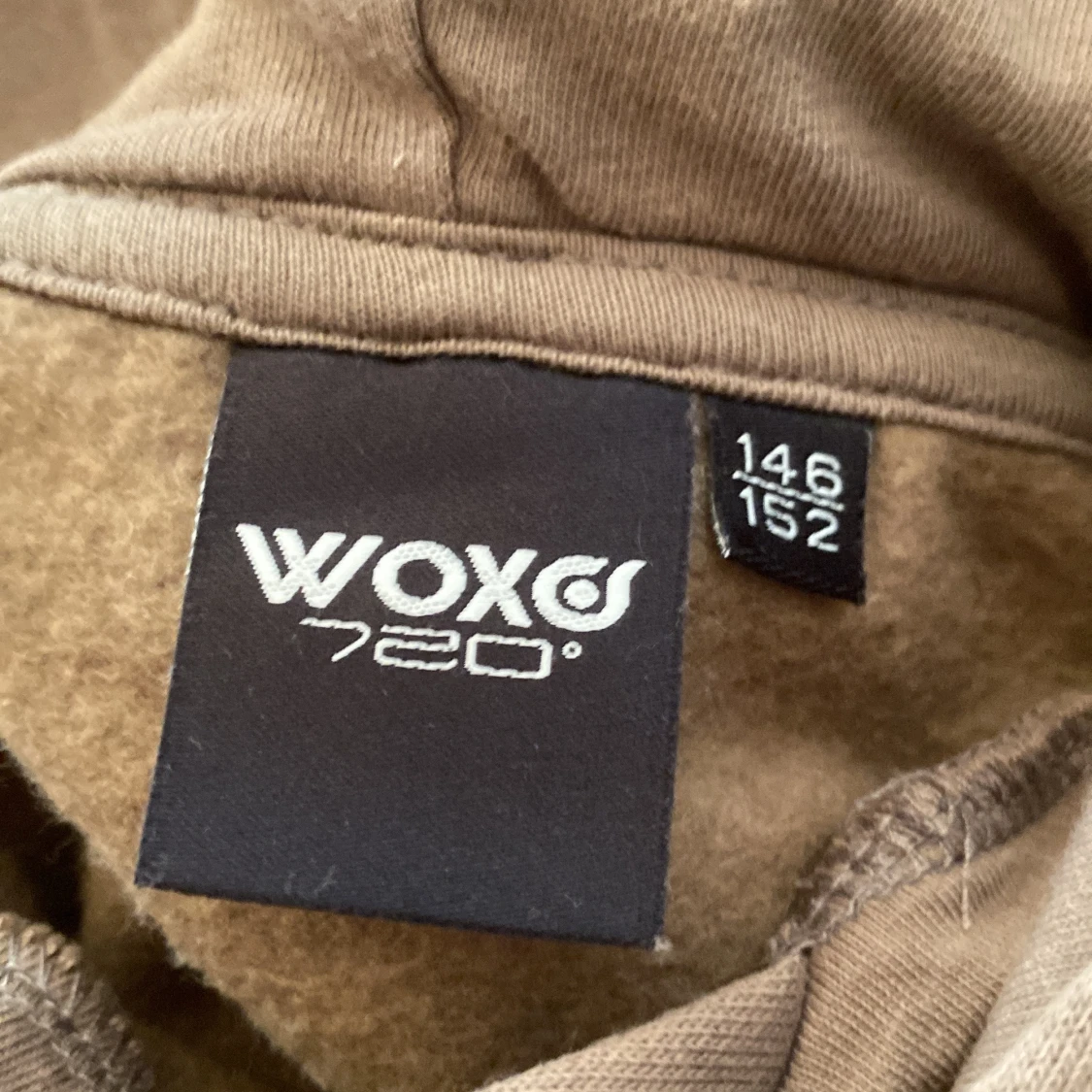 Grön/brun hoodie från Woxg - 2