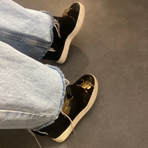 zanotti storlek 36 - zanotti ord pris 8000 säljer 1500