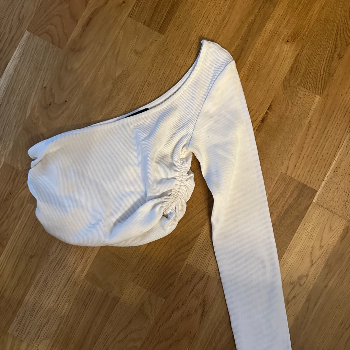 Vit oneshoulder topp ZARA - 1