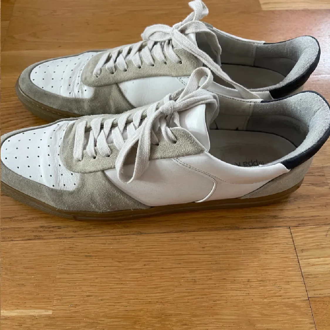 Sneakers från Filippa K i mocka och skinn - 1