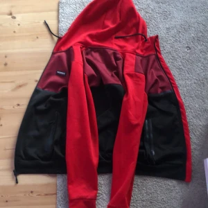 MCKENZIE - Storlek XS