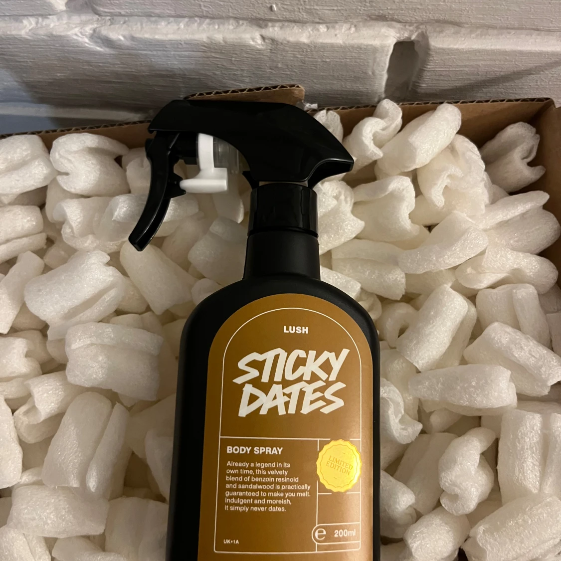 STICKY DATES