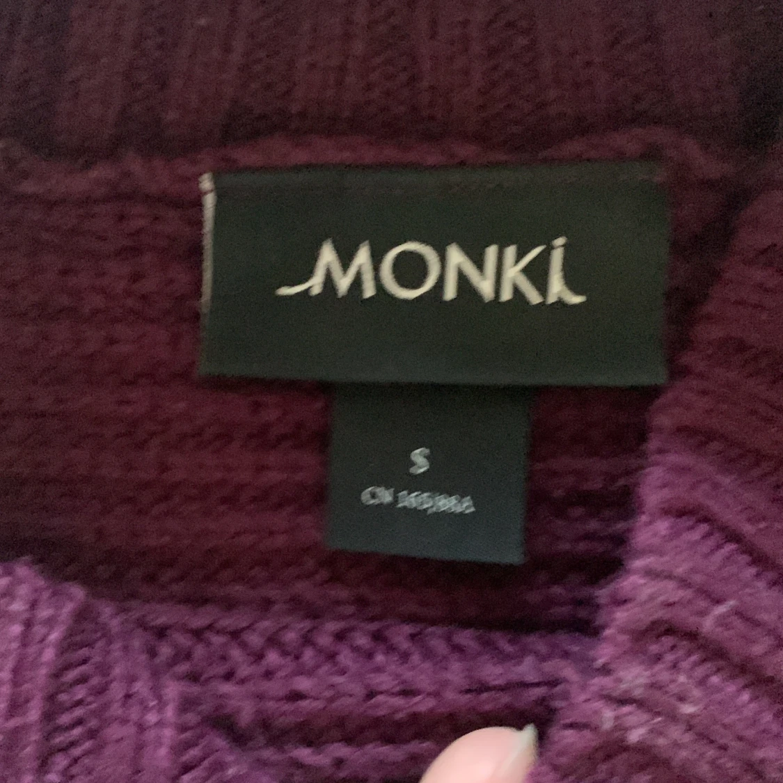 Mörklila stickad tröja från Monki - 90