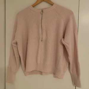 Stickad tröja - Rosa stickad tröja med half zip💓 skriv för fler bilder, kan gå ner i pris