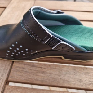 Nya Montor tofflor  - Nya Monitor tofflor. 2 par stl 36 300kr st