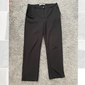 Kostymbyxor  - Kostymbyxor från Lager157, använda fåtal gånger. Jag har sytt upp dom så passar dig som är mellan 160-165cm🫶🏼